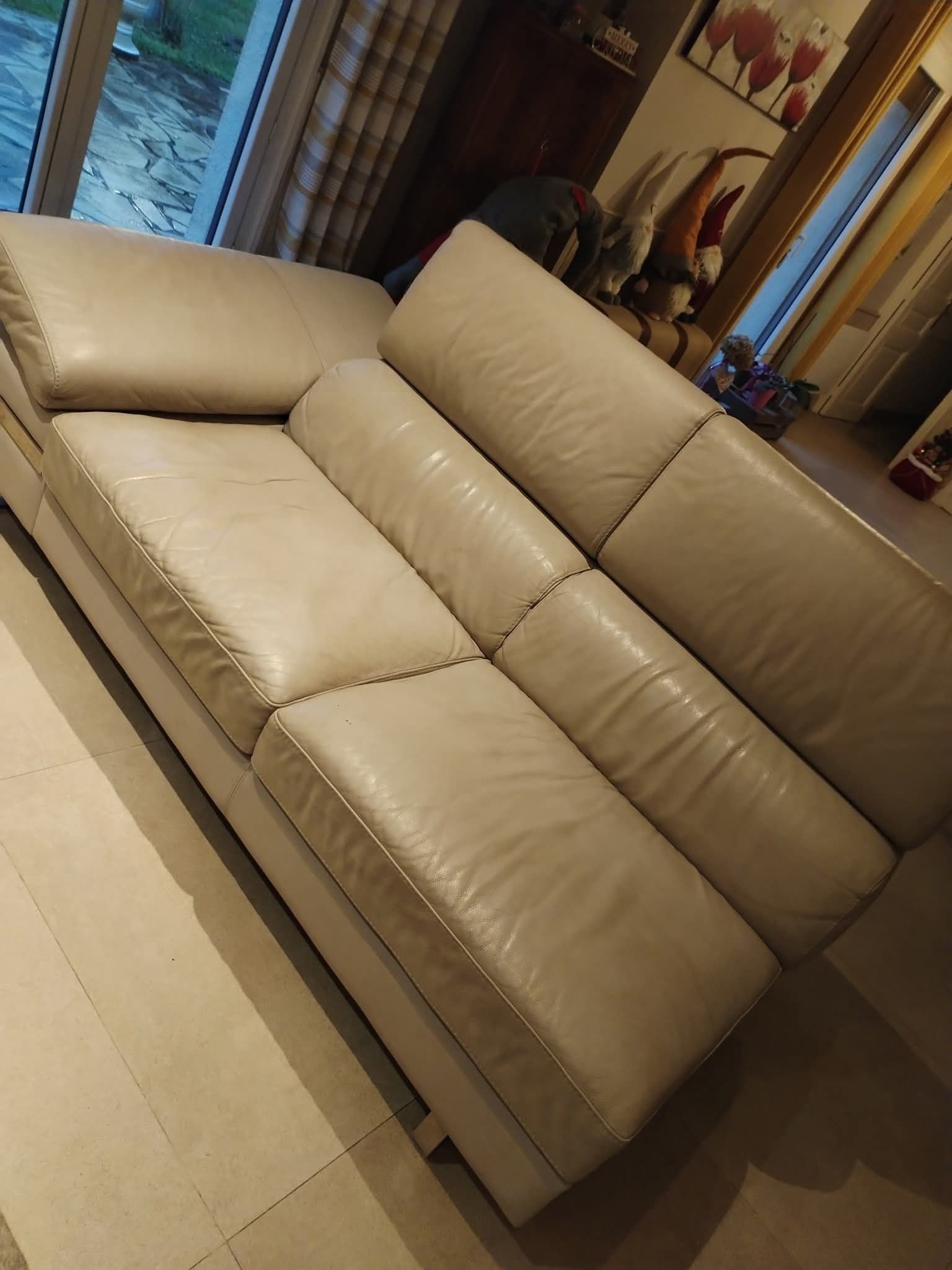 Canapé cuir beige - Avant / Après - Avant