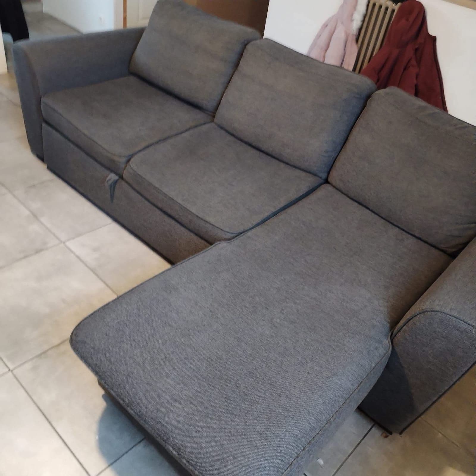 Canapé d'angle gris - Avant / Après - Après