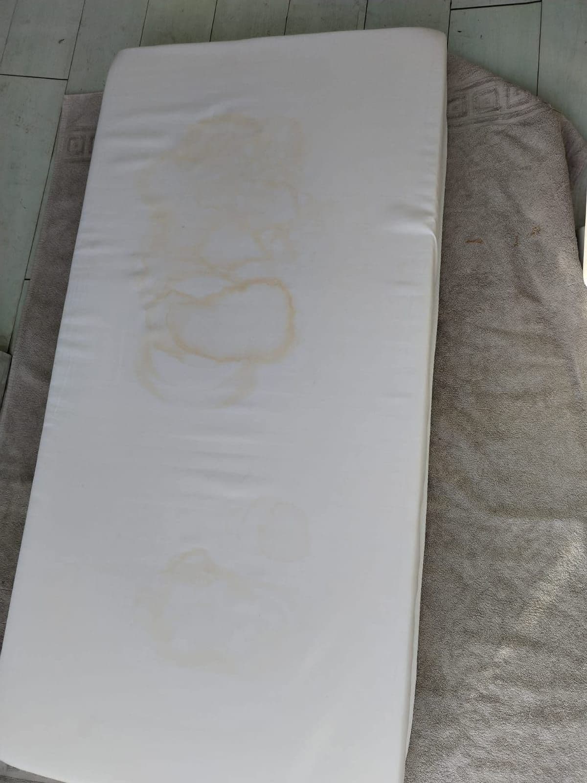 Matelas blanc - Avant / Après - Avant