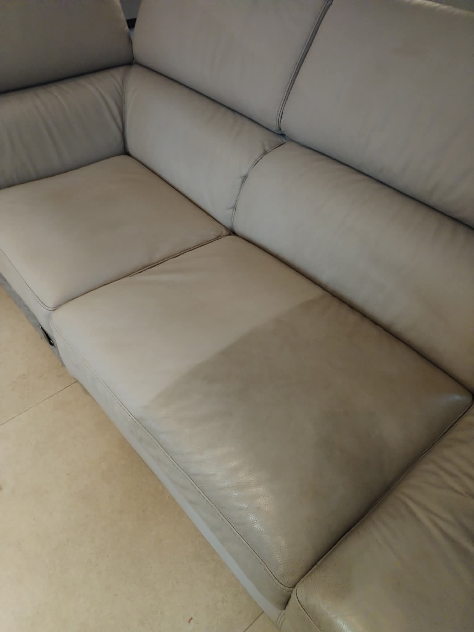 Canapé cuir beige - Résultat