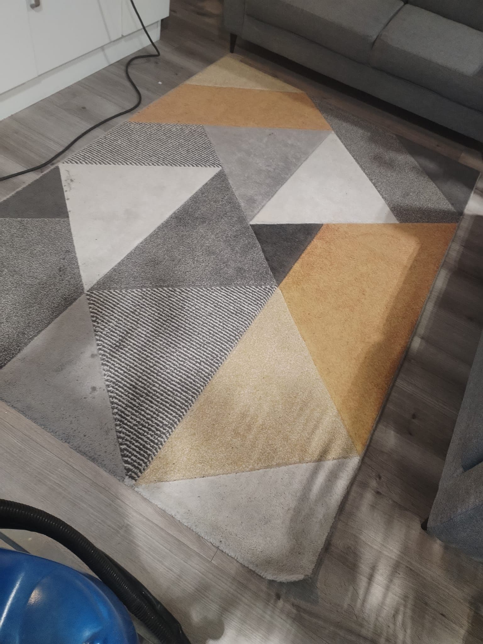 Tapis géométrique - Avant / Après - Avant