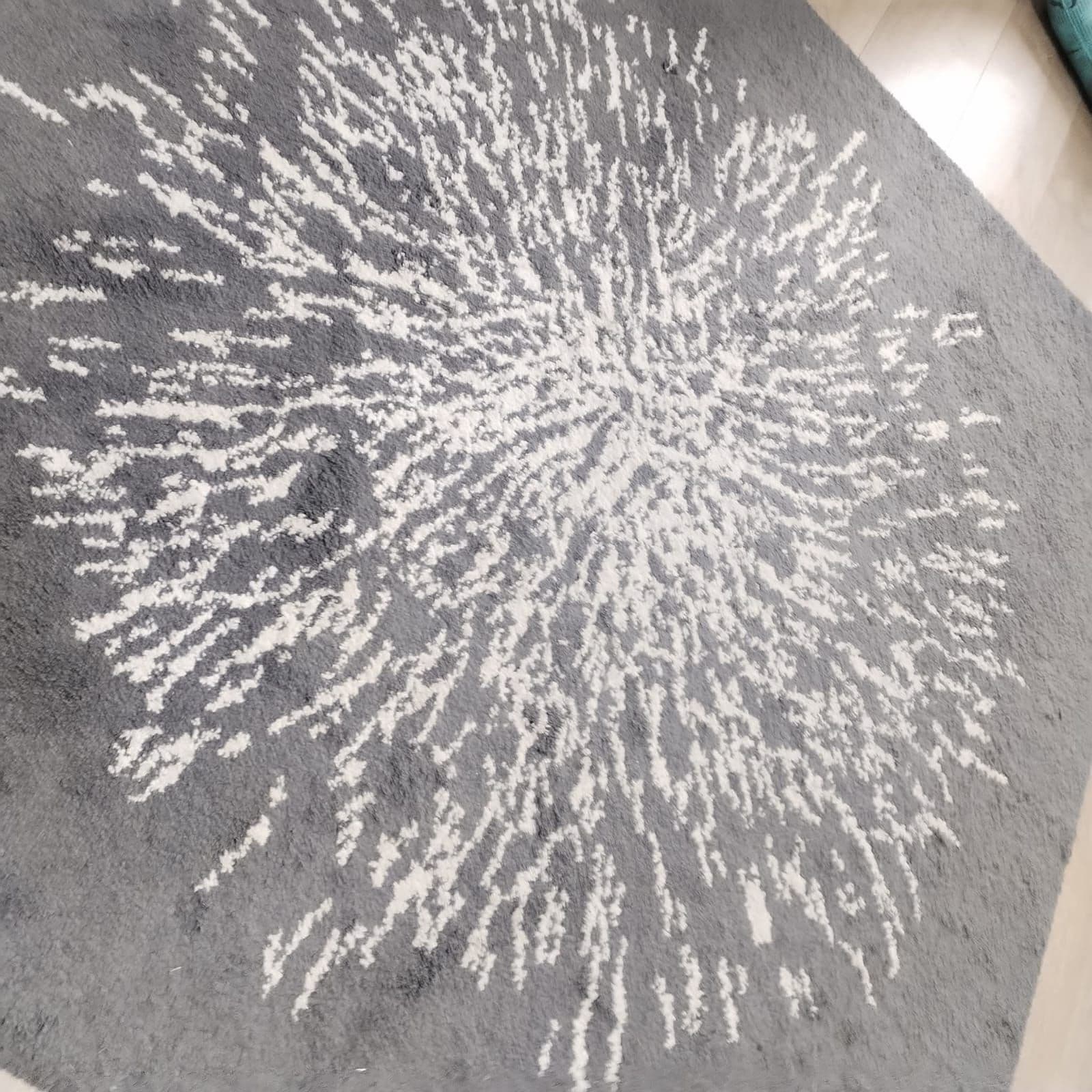 Tapis gris motif - Avant / Après - Avant