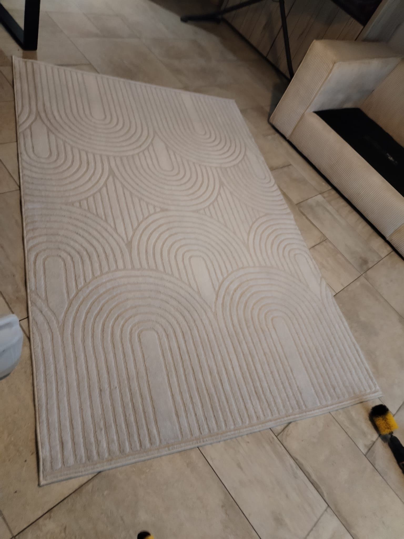 Tapis blanc à relief - Avant / Après - Après
