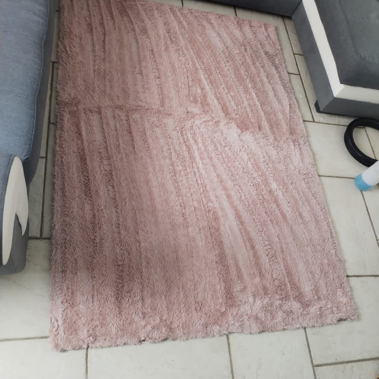 Tapis rose à poils - Avant / Après - Après
