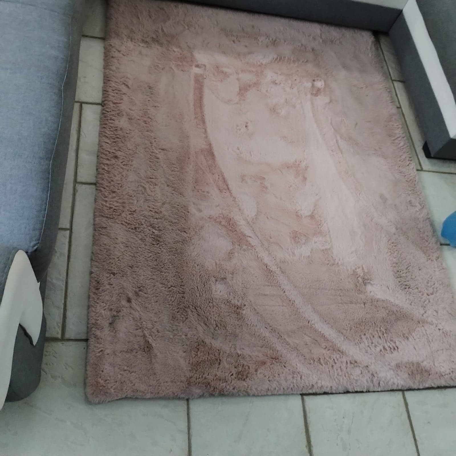 Tapis rose à poils - Avant / Après - Avant